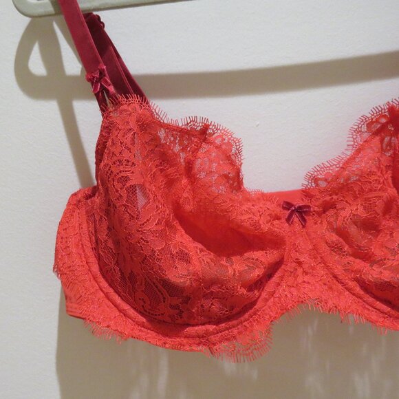 VICTORIA'S SECRET Dream Angels Push Up Without Padding Bra in Red Lace 36DD NWT - Picture 3 of 14